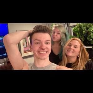 Meet your Posher, Devin